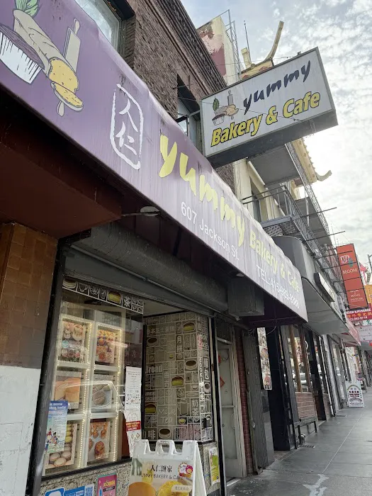 Yummy Bakery & Cafe Picture 9
