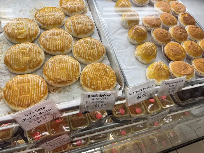 Yummy Bakery & Cafe Picture 2