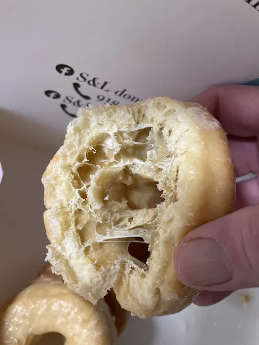 S&L Donuts Picture 9