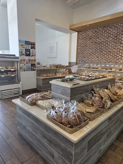 Mozart Bakery & Cafe Picture 9