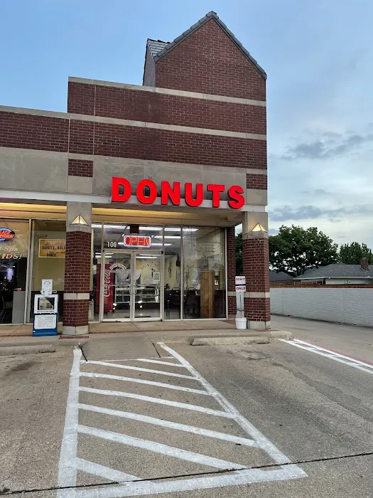 Frankford Donut Shop Picture 1