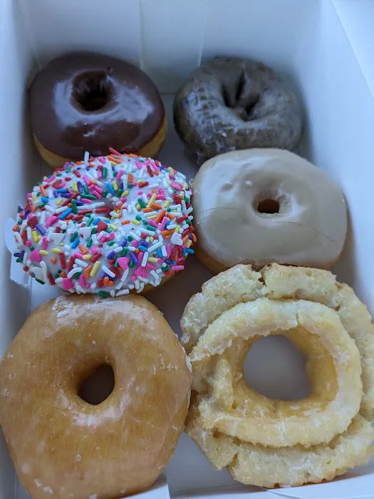 Lisa's Donuts Picture 3
