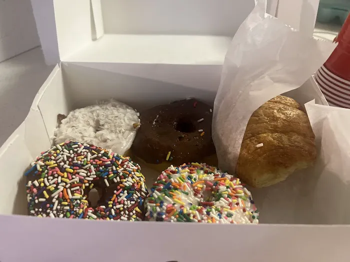Lisa's Donuts Picture 4