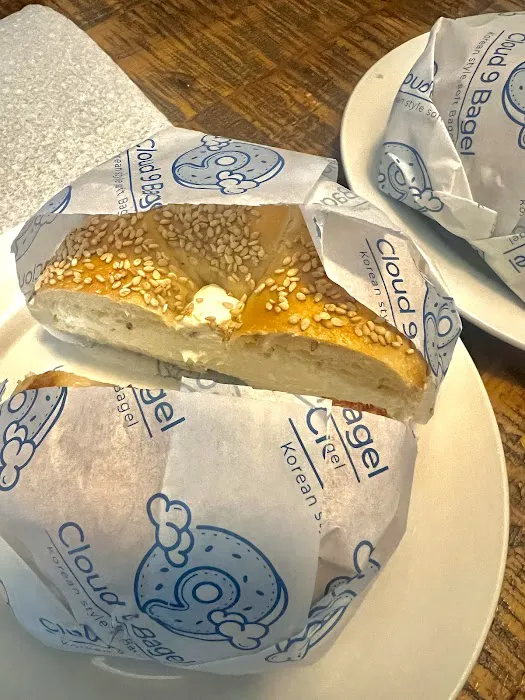 Cloud 9 Bagel Picture 4