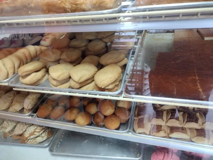 Panaderia El Mana Picture 5