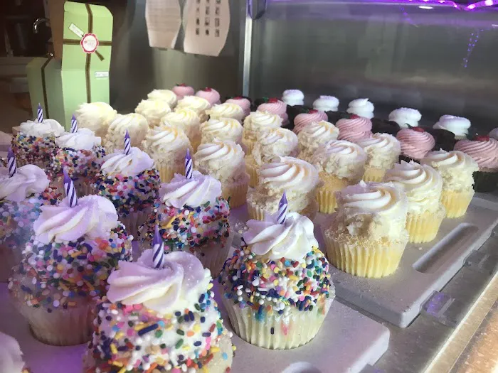 Gigi's Cupcakes Picture 3