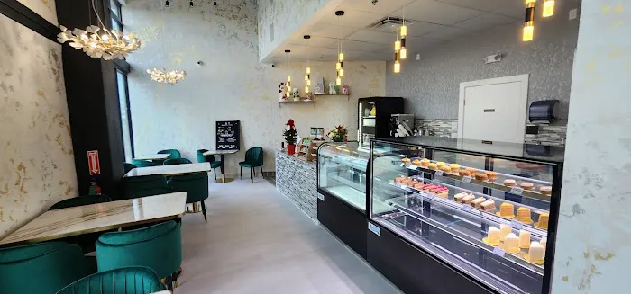 RT Bakery & Cafe Picture 5