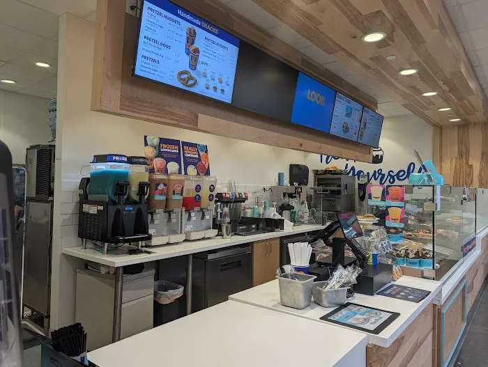 Auntie Anne's Picture 2