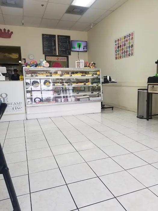DONUT QUEEN Picture 5