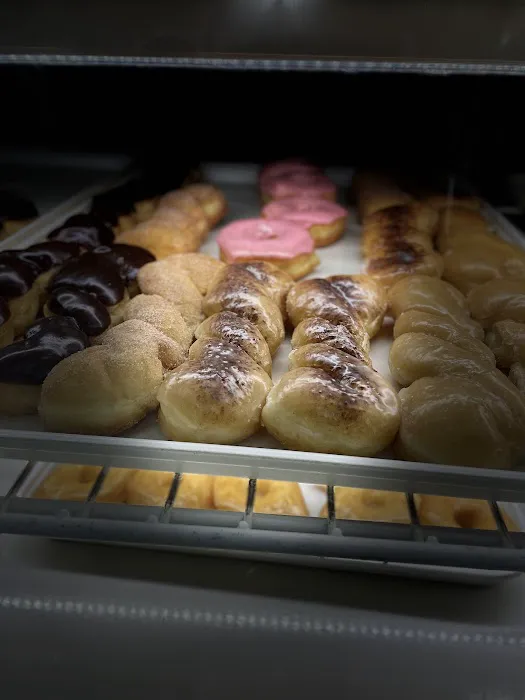 DONUT QUEEN Picture 4
