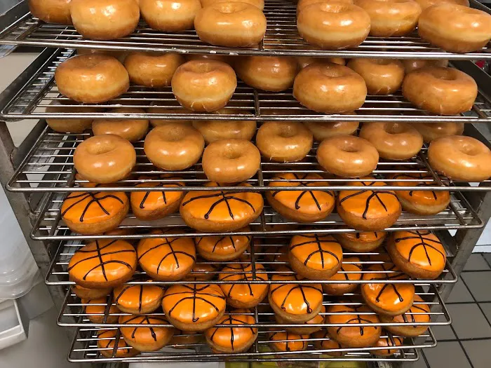 DONUT QUEEN Picture 10
