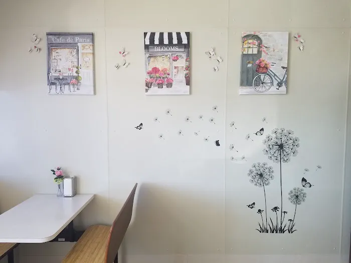 B's Donuts Picture 2