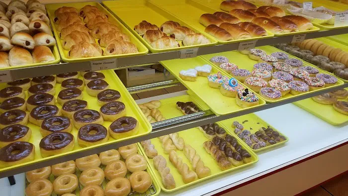 B's Donuts Picture 3