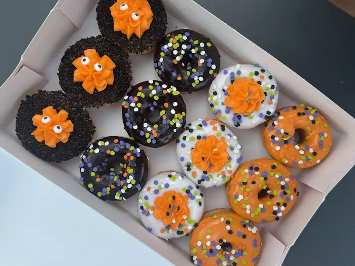 Yonutz Donuts and Ice Cream - Dallas Picture 4