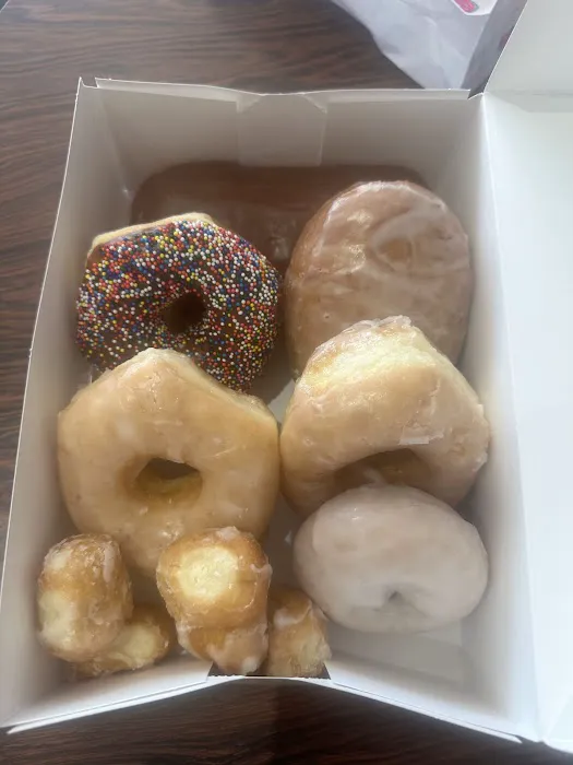 Golden Star Donuts Picture 9