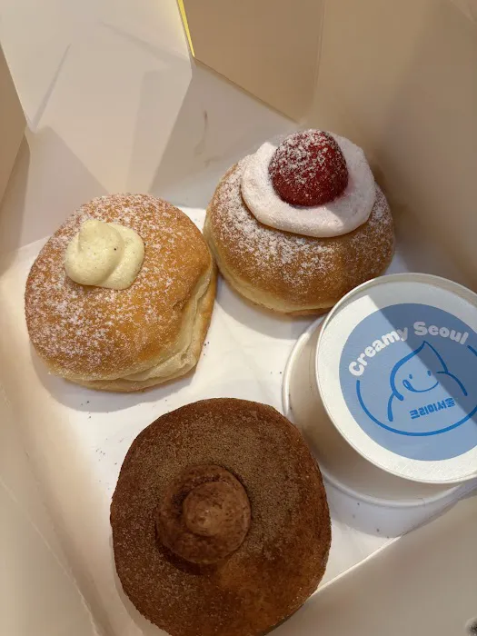 CREAMY SEOUL DONUT AND CAFE Picture 10