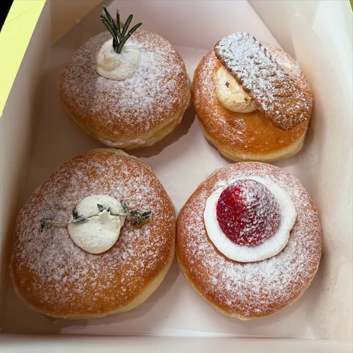 CREAMY SEOUL DONUT AND CAFE Picture 9