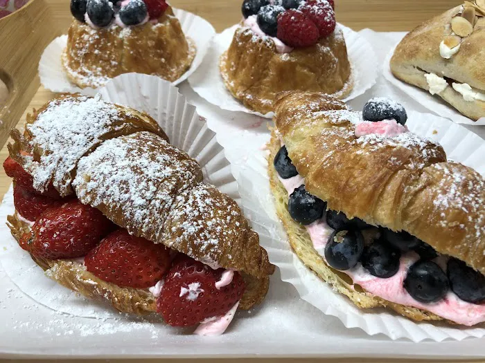 Zak's Donuts Picture 5