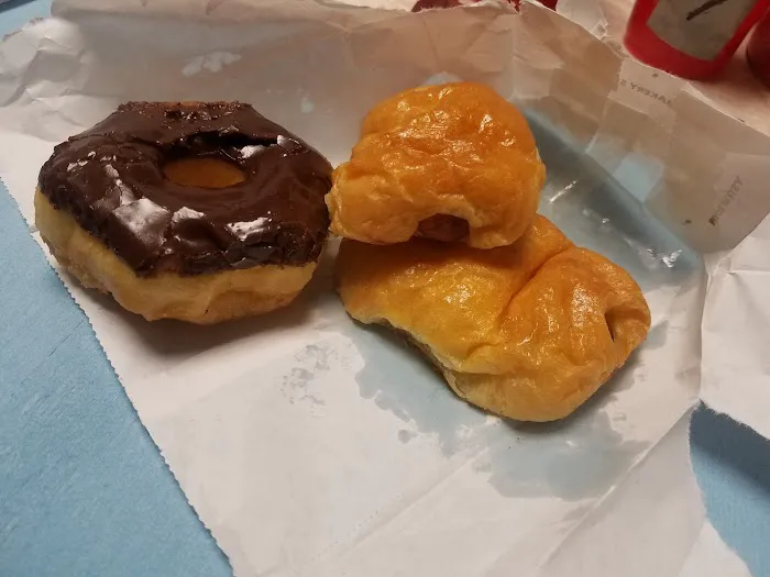 Zak's Donuts Picture 7