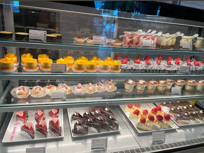 Sweet Hut Bakery & Cafe Picture 1