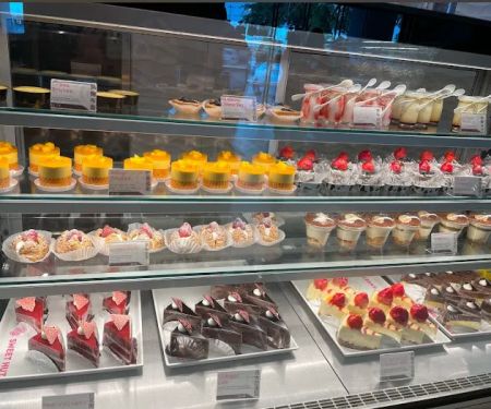 Sweet Hut Bakery & Cafe
