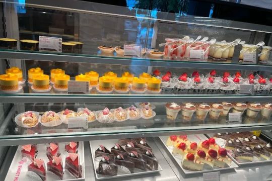 Sweet Hut Bakery & Cafe