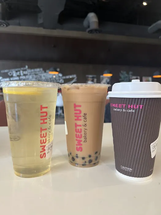 Sweet Hut Bakery & Cafe Picture 4