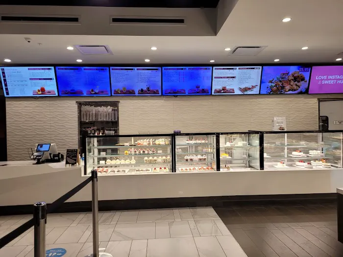 Sweet Hut Bakery & Cafe Picture 6