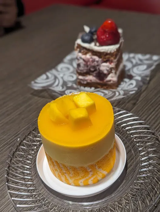 Sweet Hut Bakery & Cafe Picture 10