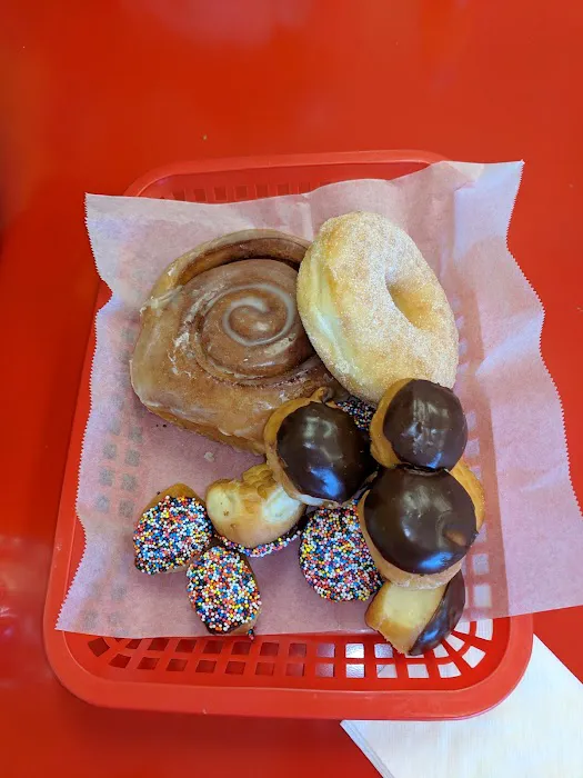 Four Seasons Donuts Picture 5