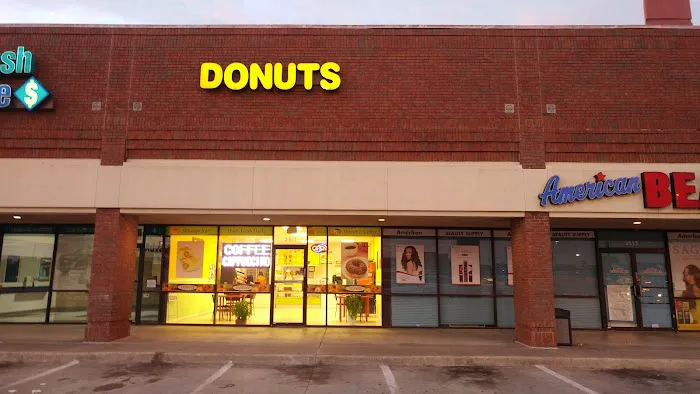 Four Seasons Donuts Picture 10