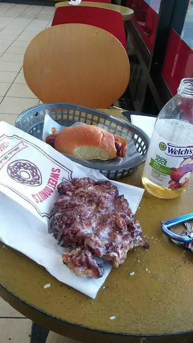 Pulaski's Donuts Picture 3