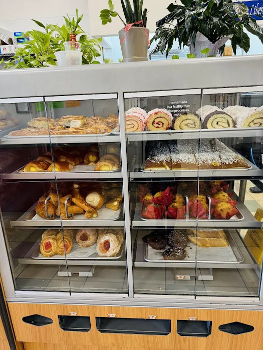 Panaderia La Reina Imperial Picture 2