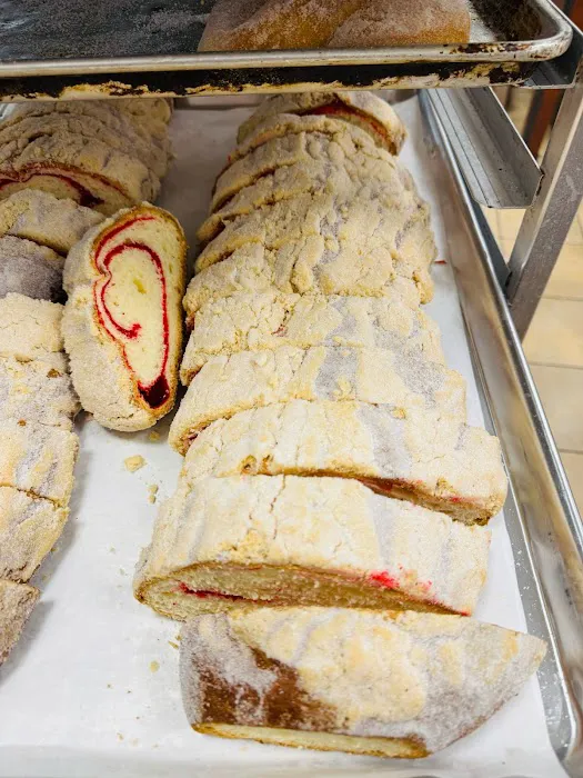 Panaderia La Reina Imperial Picture 5