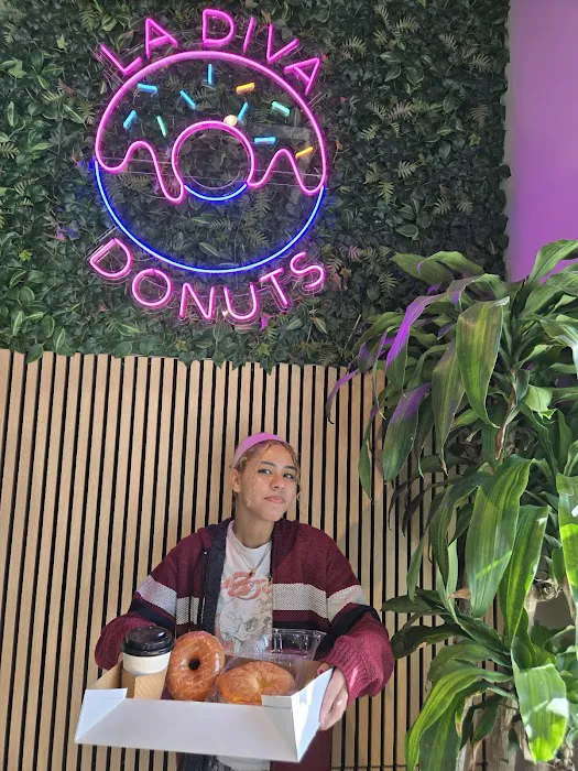 La Diva Donuts N Coffee Picture 10