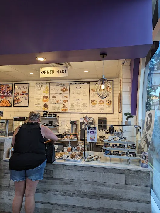 Cinnaholic Picture 10