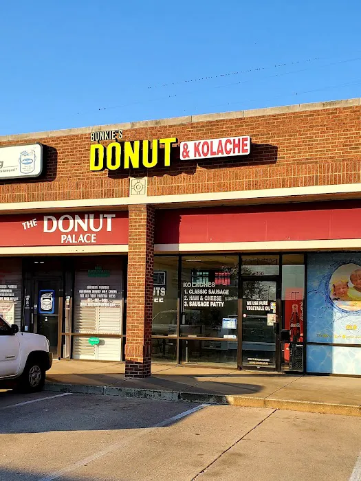 Bunkie's Donut Shop Picture 7