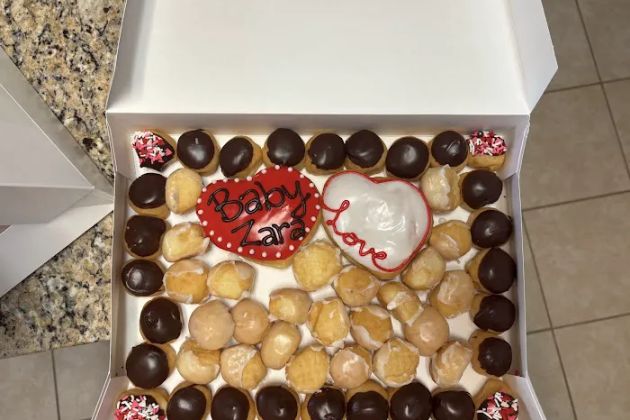 Donut House & Bakery