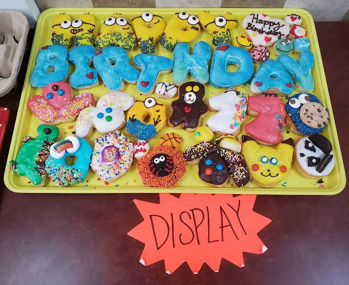 Donut House & Bakery Picture 3