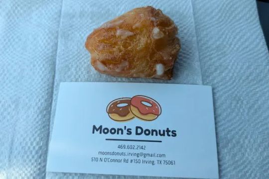 Moon's Donuts