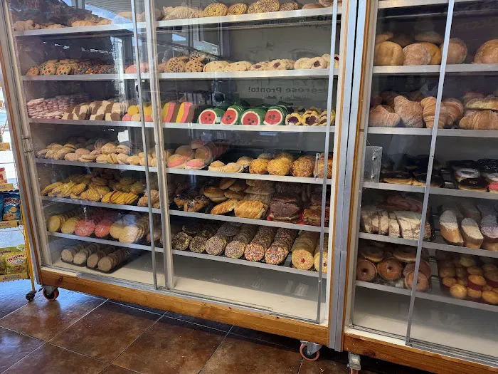 La Popular Panaderia Picture 2