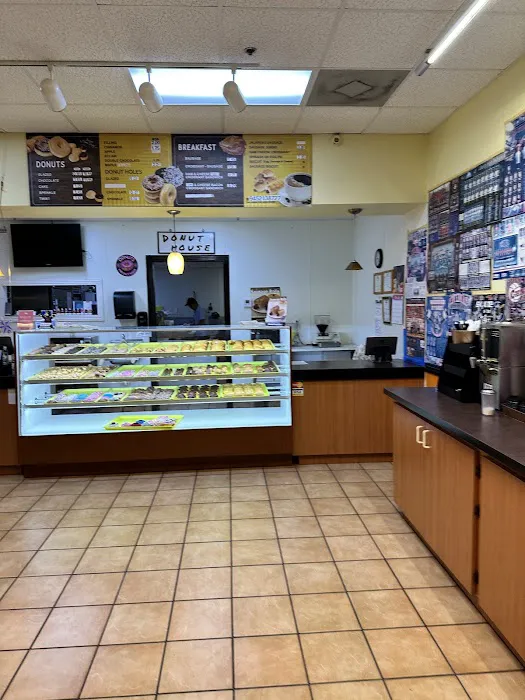 DONUT HOUSE Picture 2