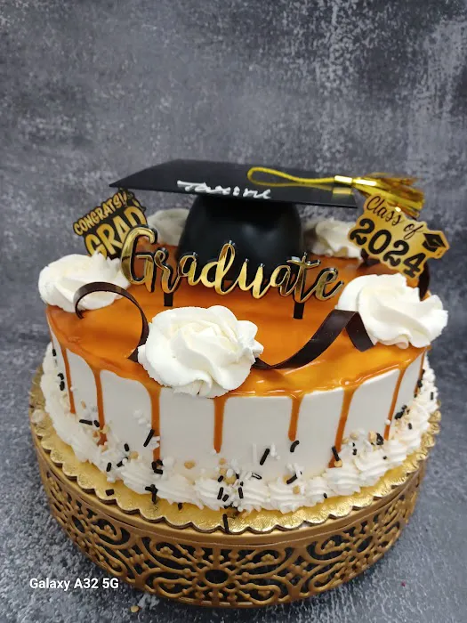 La Creme Bakery Cafe Picture 2