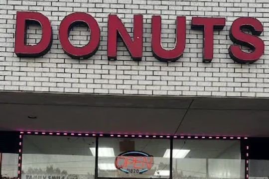 Family Smile Donut Shop
