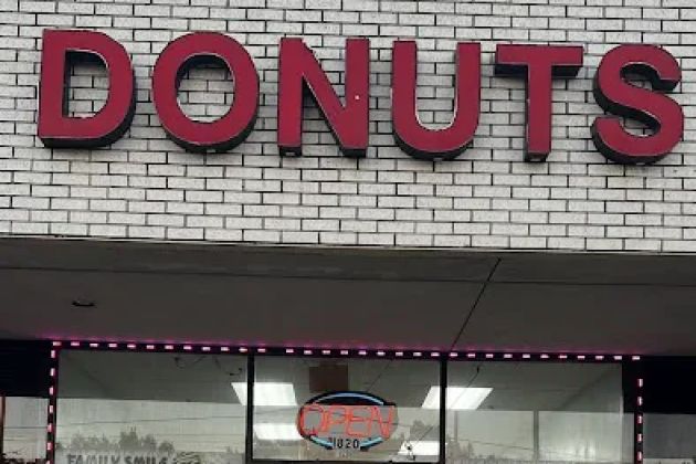 Family Smile Donut Shop