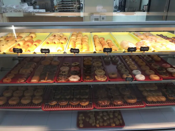 Family Smile Donut Shop Picture 9