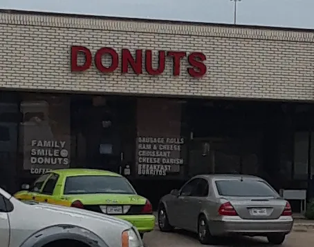 Family Smile Donut Shop Picture 5