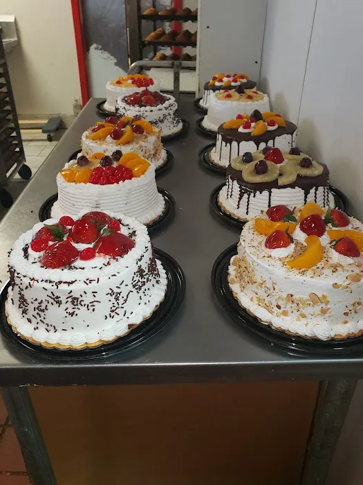 Panaderia La Reina Imperial Picture 4