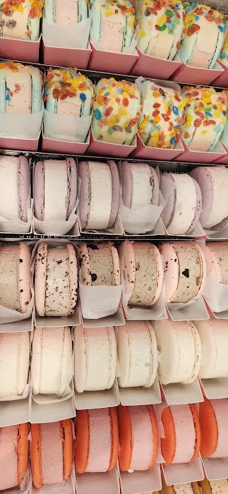 JOY Macarons Picture 1