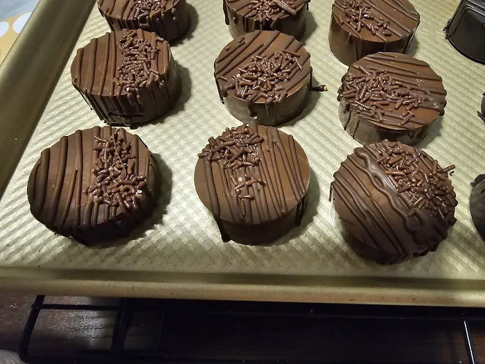 B Wild About Cakes Picture 10